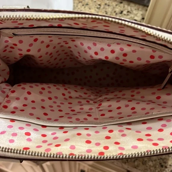 Kate Spade hand bag!! Very loved but rarely used.. Looks like new!! - Picture 4 of 5